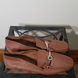 NWOB Women's Size 11M DKNY Brown Leather Loafers